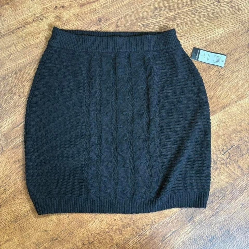 BCBG Paris Black Cable Knit Sweater Mini Skirt Ribbed office siren It Girl NWT